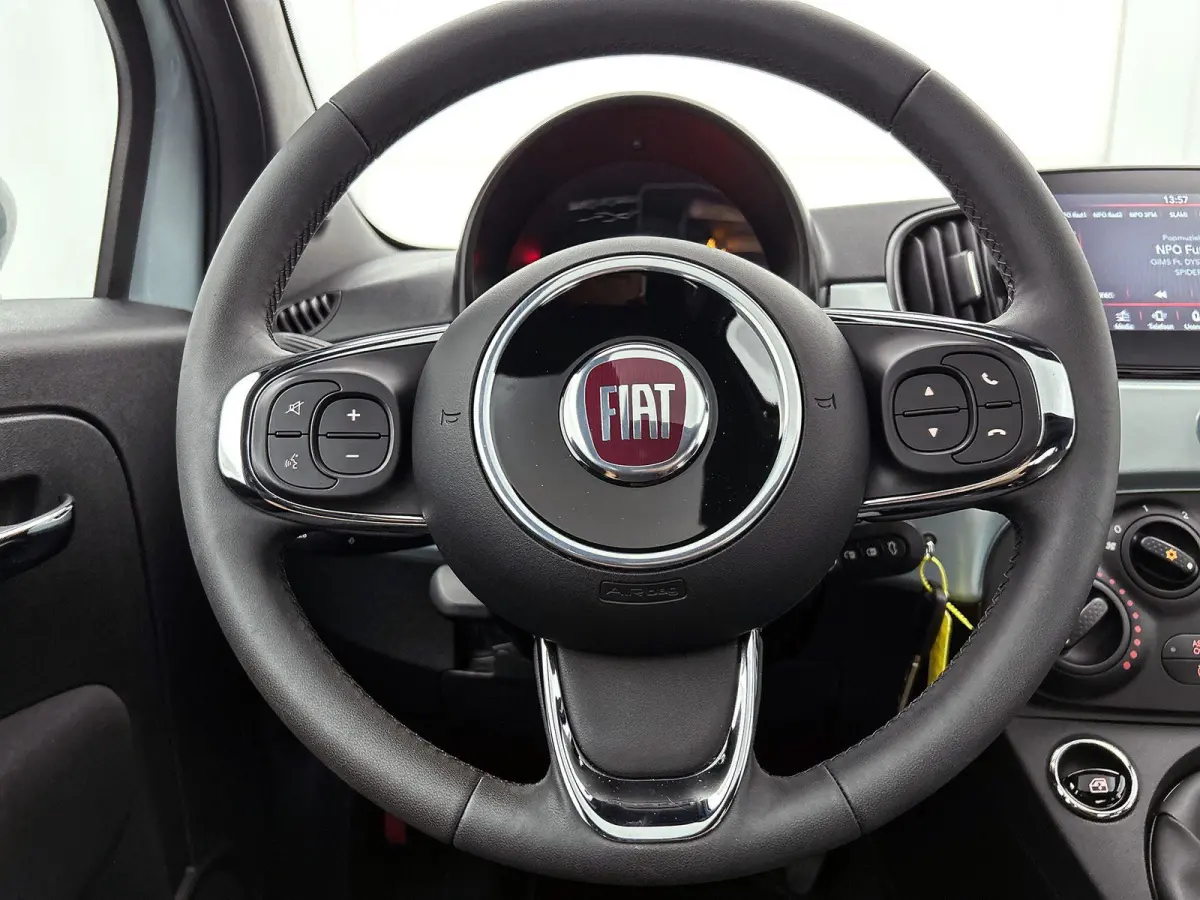 1.0 Hybrid Dolcevita Finale 69 PK | 1e eigenaar | Panoramadak | Apple carplay | Android auto | Airco | Parkeersensoren | Lichtmetalen velgen | DAB |