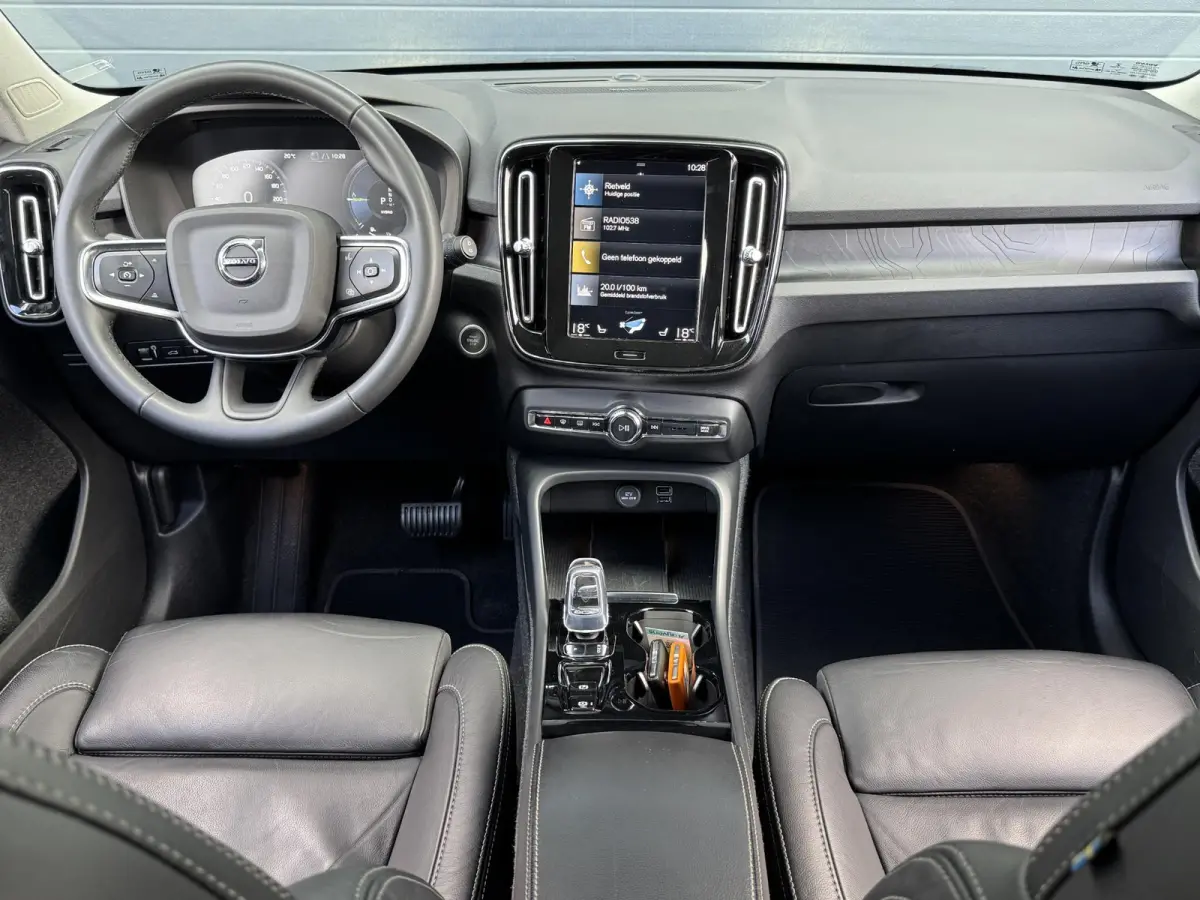 1.5 T5 PLUG-IN HYBRID PLUS DARK I LEDEREN BEKLEDING I WINTERPAKKET I P-CAMERA I ADAPTIVE CRUISE