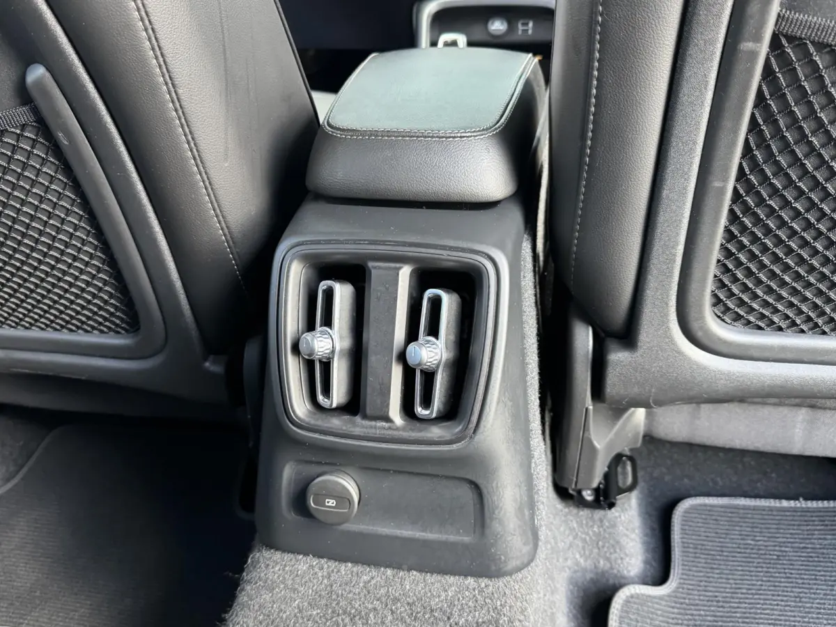 1.5 T5 PLUG-IN HYBRID PLUS DARK I LEDEREN BEKLEDING I WINTERPAKKET I P-CAMERA I ADAPTIVE CRUISE