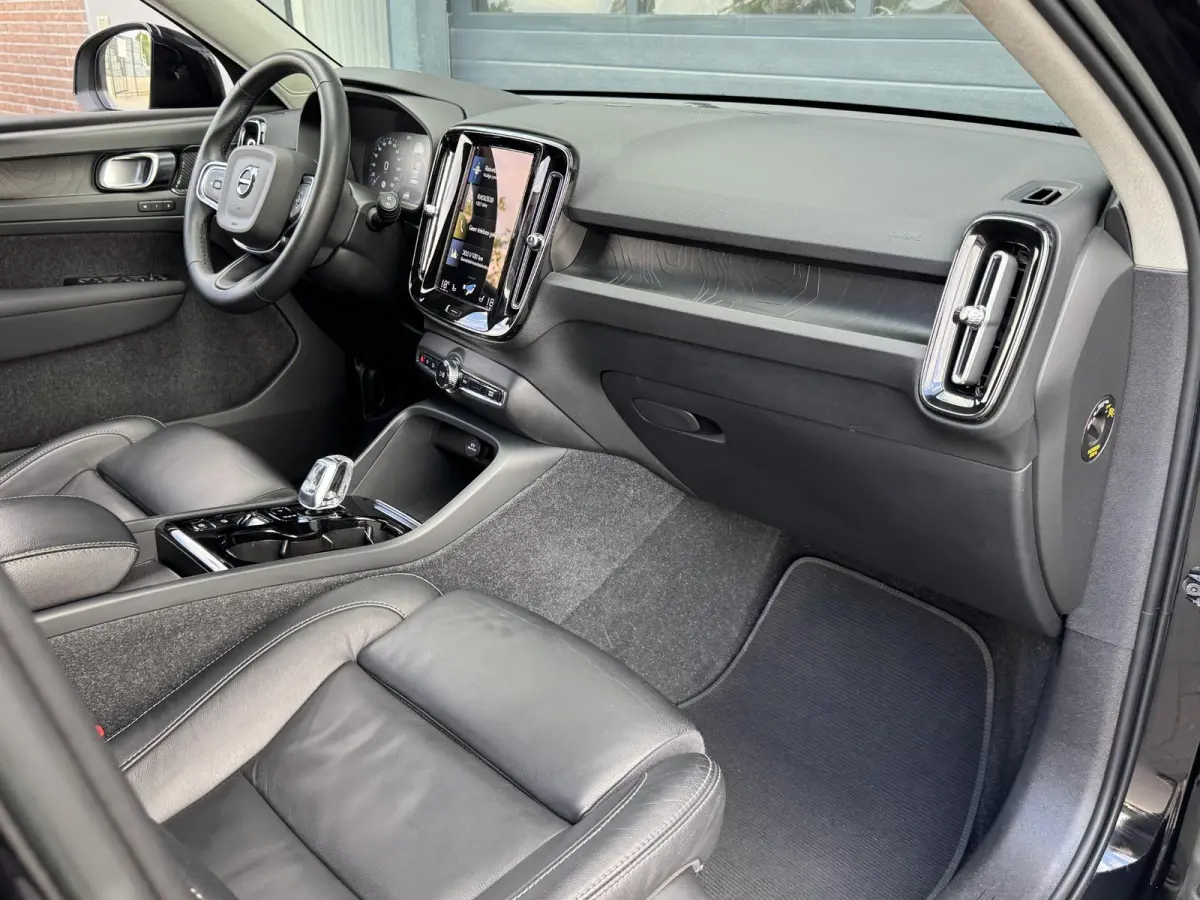 1.5 T5 PLUG-IN HYBRID PLUS DARK I LEDEREN BEKLEDING I WINTERPAKKET I P-CAMERA I ADAPTIVE CRUISE