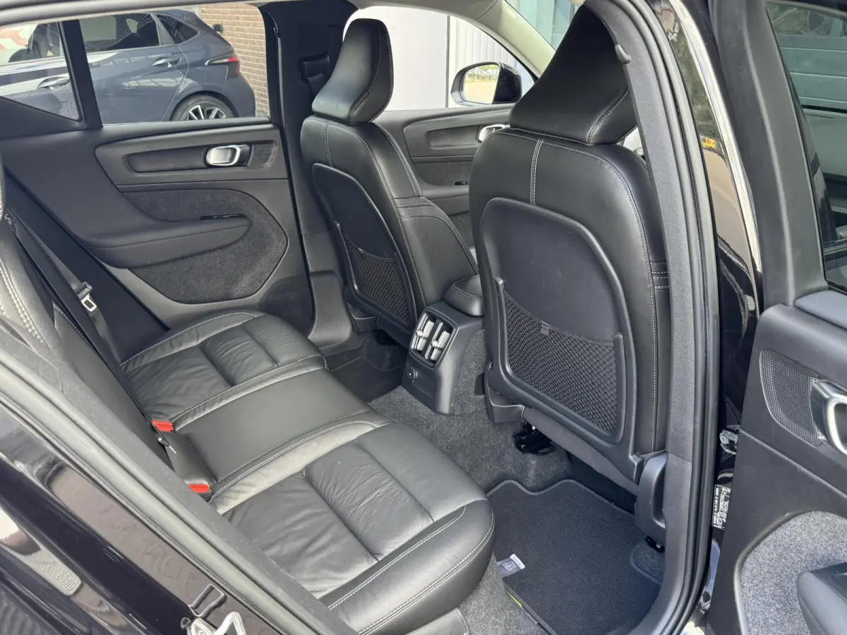 1.5 T5 PLUG-IN HYBRID PLUS DARK I LEDEREN BEKLEDING I WINTERPAKKET I P-CAMERA I ADAPTIVE CRUISE