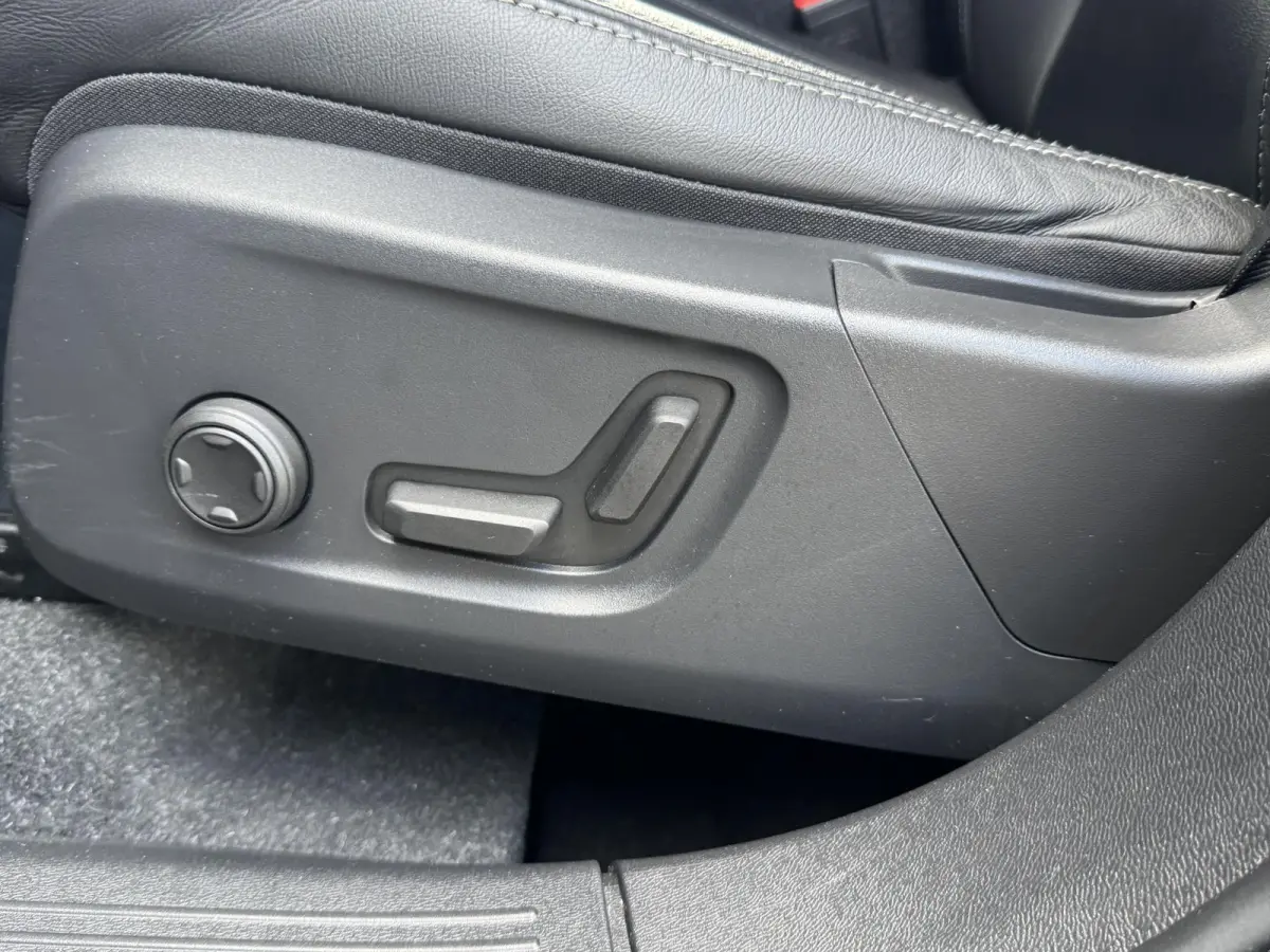 1.5 T5 PLUG-IN HYBRID PLUS DARK I LEDEREN BEKLEDING I WINTERPAKKET I P-CAMERA I ADAPTIVE CRUISE
