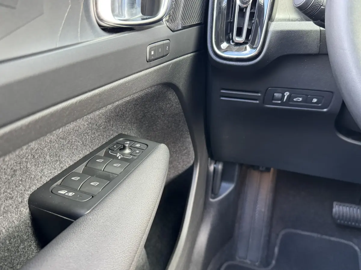 1.5 T5 PLUG-IN HYBRID PLUS DARK I LEDEREN BEKLEDING I WINTERPAKKET I P-CAMERA I ADAPTIVE CRUISE