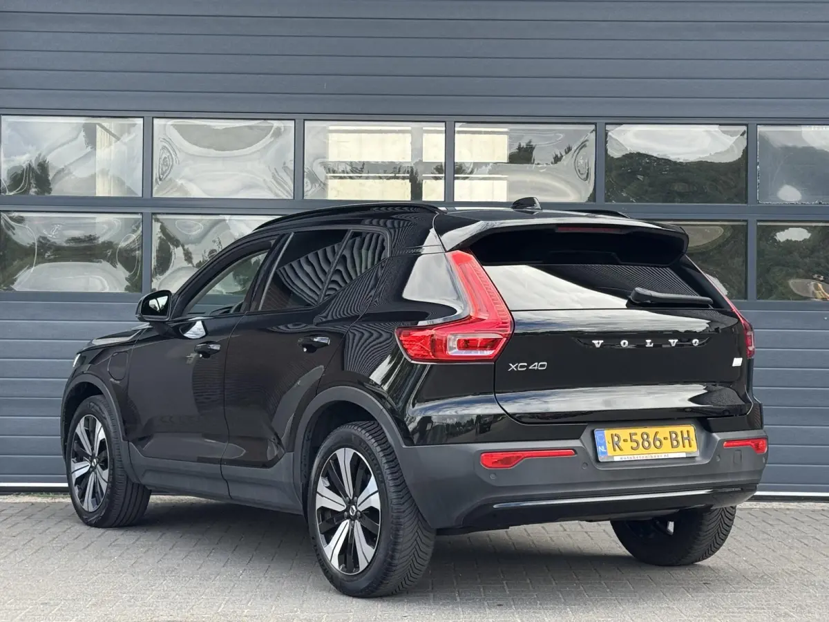 1.5 T5 PLUG-IN HYBRID PLUS DARK I LEDEREN BEKLEDING I WINTERPAKKET I P-CAMERA I ADAPTIVE CRUISE