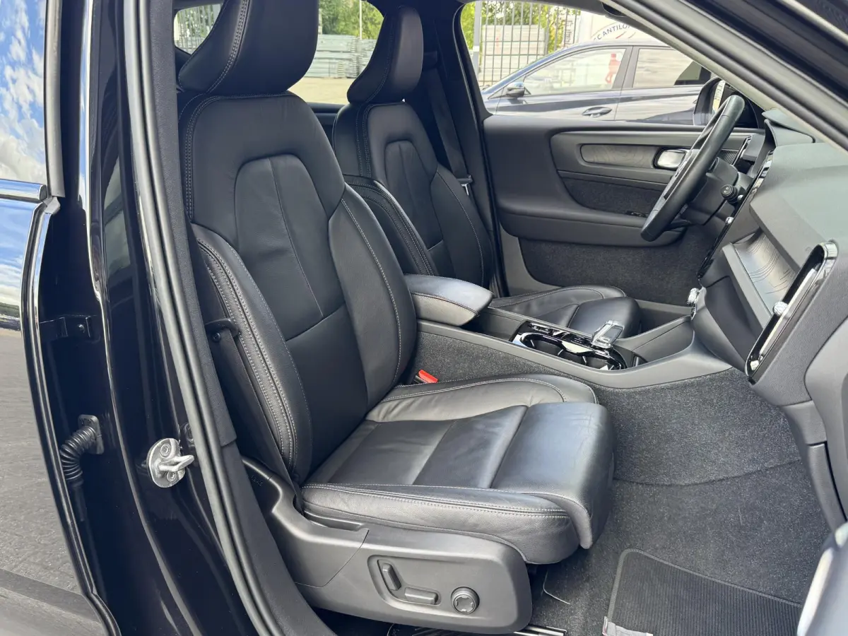 1.5 T5 PLUG-IN HYBRID PLUS DARK I LEDEREN BEKLEDING I WINTERPAKKET I P-CAMERA I ADAPTIVE CRUISE