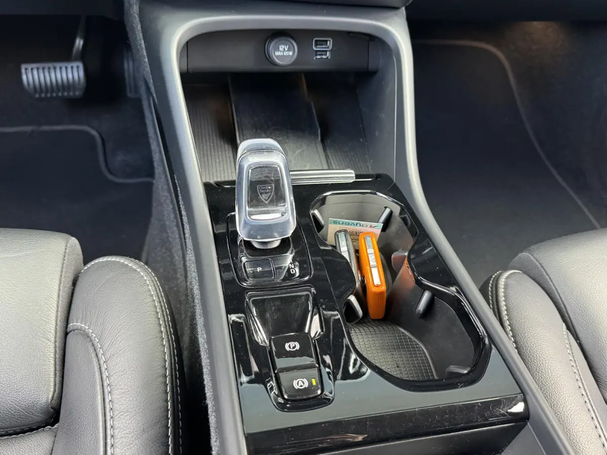 1.5 T5 PLUG-IN HYBRID PLUS DARK I LEDEREN BEKLEDING I WINTERPAKKET I P-CAMERA I ADAPTIVE CRUISE