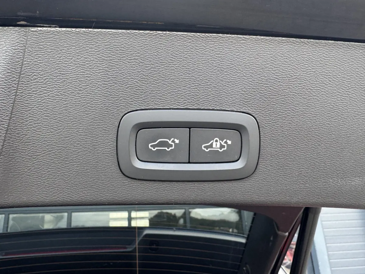 1.5 T5 PLUG-IN HYBRID PLUS DARK I LEDEREN BEKLEDING I WINTERPAKKET I P-CAMERA I ADAPTIVE CRUISE
