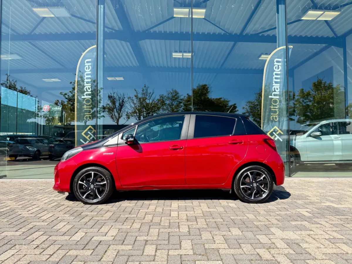 1.5 Hybrid automaat Dynamic Bi-Tone, Navi, KeyLess, Camera