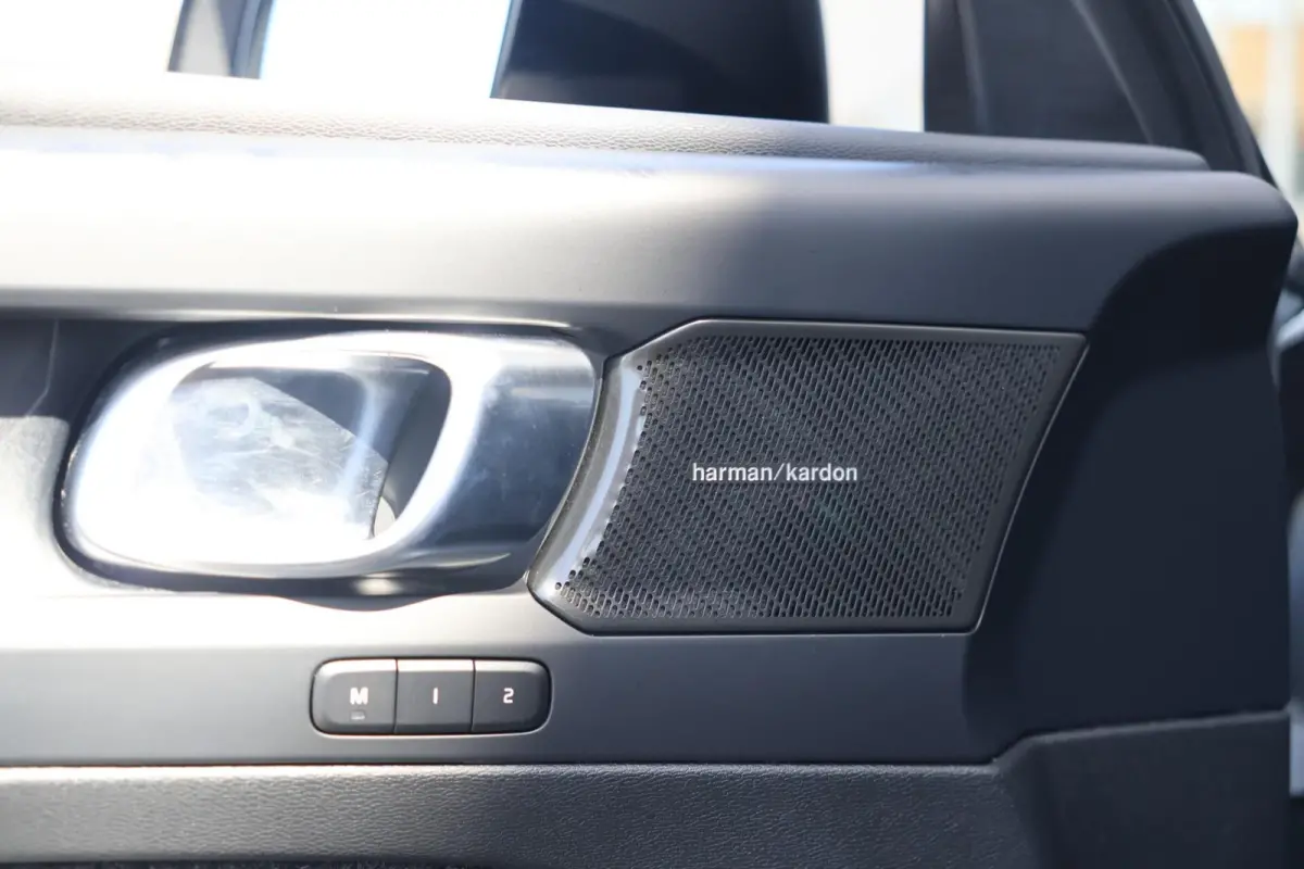 T5 Ultimate Dark | Stoelverwarming | Parkeercamera | Panoramadak | Pilot Assist | BLIS | H/K | 20 Inch | Keyless