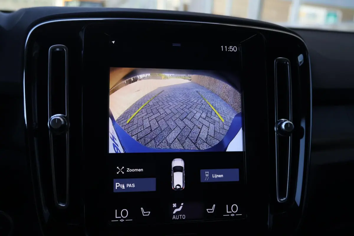 T5 Ultimate Dark | Stoelverwarming | Parkeercamera | Panoramadak | Pilot Assist | BLIS | H/K | 20 Inch | Keyless