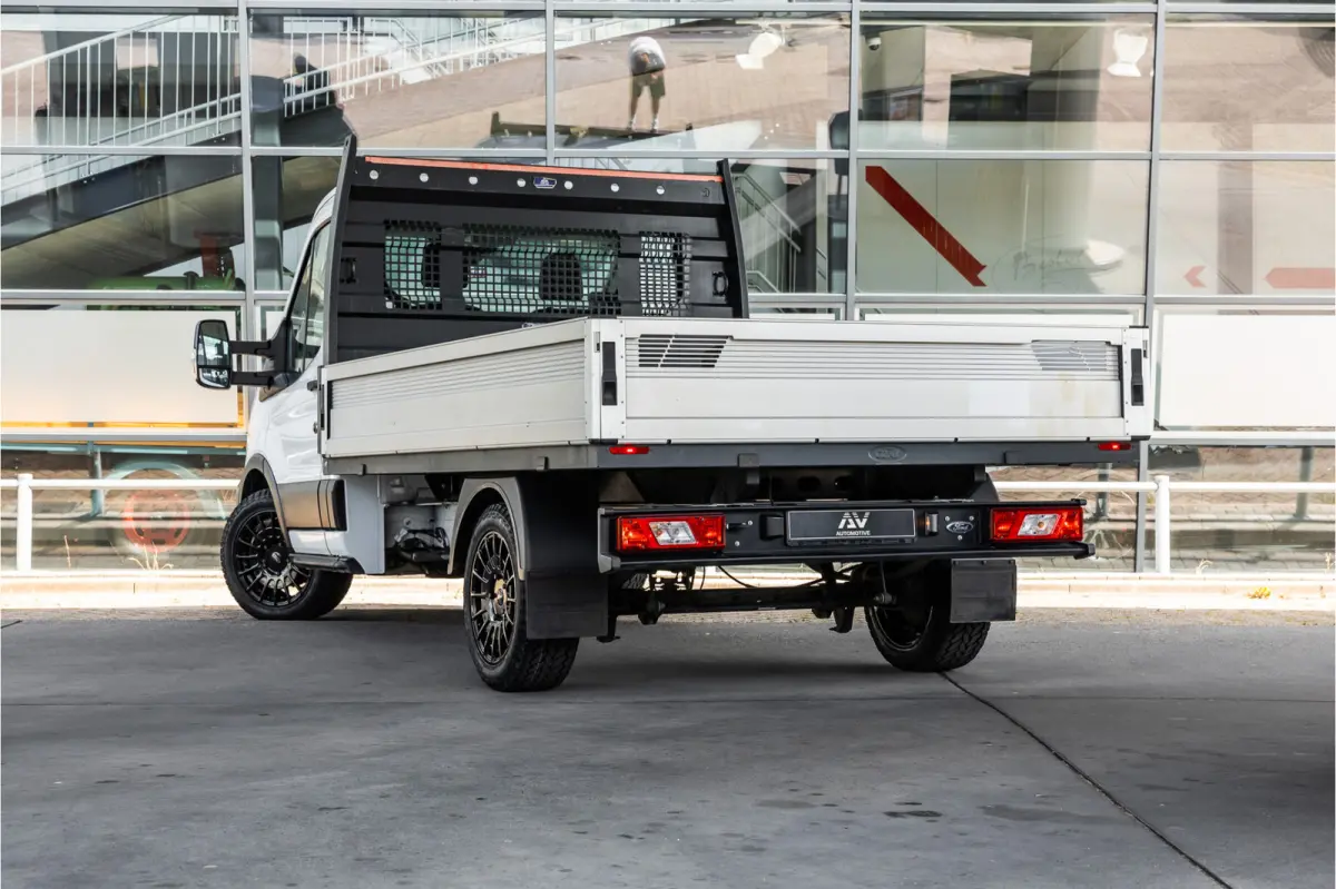 310 2.0 TDCI L2H1 | Open laadbak | 3-Zitter | Cruise control | Airco | MF Stuur | Nieuwe APK | Dealer onderhouden | Euro 6