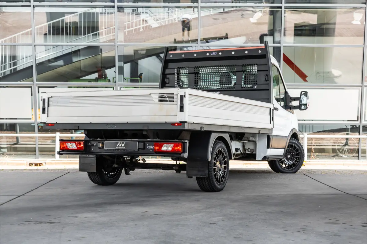 310 2.0 TDCI L2H1 | Open laadbak | 3-Zitter | Cruise control | Airco | MF Stuur | Nieuwe APK | Dealer onderhouden | Euro 6