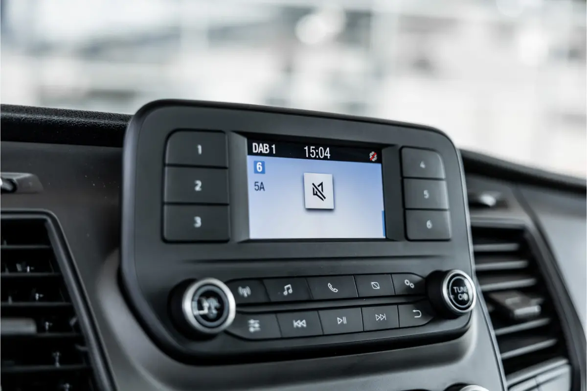 310 2.0 TDCI L2H1 | Open laadbak | 3-Zitter | Cruise control | Airco | MF Stuur | Nieuwe APK | Dealer onderhouden | Euro 6