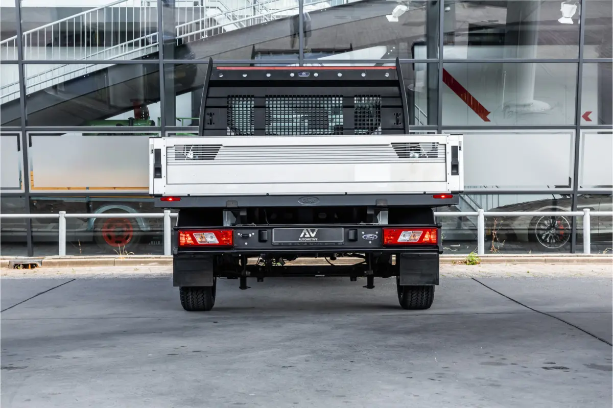 310 2.0 TDCI L2H1 | Open laadbak | 3-Zitter | Cruise control | Airco | MF Stuur | Nieuwe APK | Dealer onderhouden | Euro 6