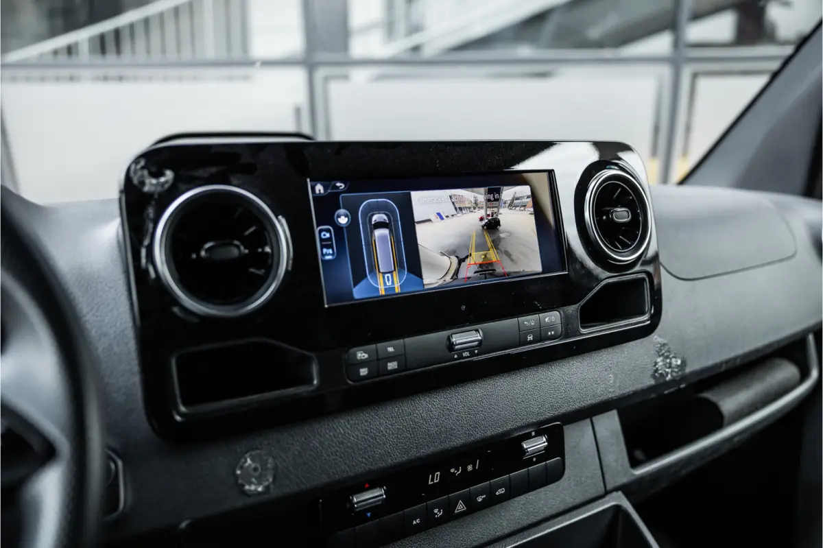 317 1.9 CDI L2H2 | AMG | LED | CarPlay | Camera | Navigatie | Stoelverwarming | Cruise control | Dealer onderhouden | Lederen bekleding | Nieuwe APK | L2H2