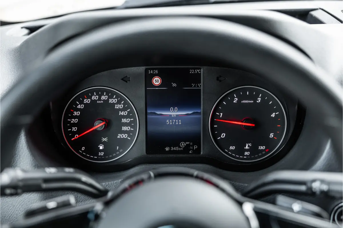 317 1.9 CDI L2H2 | AMG | LED | CarPlay | Camera | Navigatie | Stoelverwarming | Cruise control | Dealer onderhouden | Lederen bekleding | Nieuwe APK | L2H2