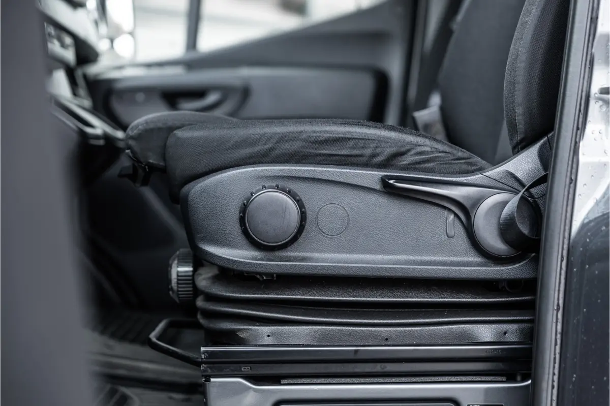 317 1.9 CDI L2H2 | AMG | LED | CarPlay | Camera | Navigatie | Stoelverwarming | Cruise control | Dealer onderhouden | Lederen bekleding | Nieuwe APK | L2H2