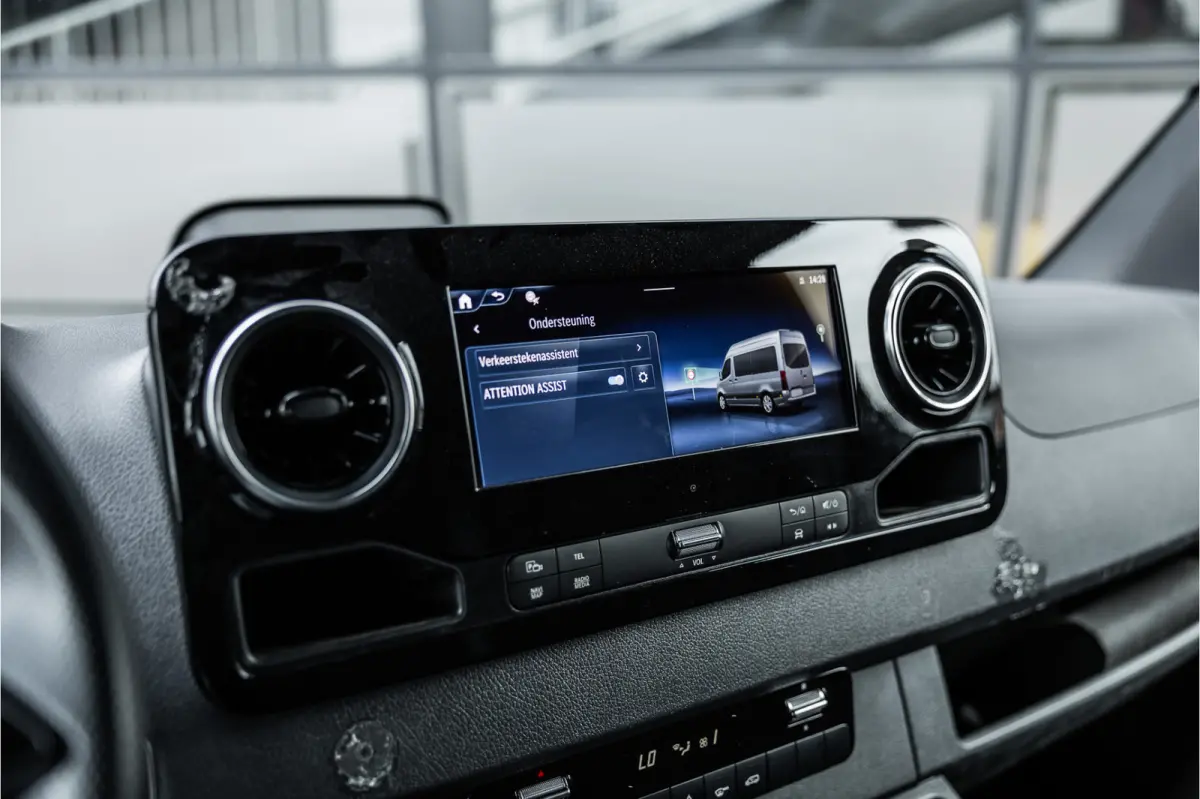 317 1.9 CDI L2H2 | AMG | LED | CarPlay | Camera | Navigatie | Stoelverwarming | Cruise control | Dealer onderhouden | Lederen bekleding | Nieuwe APK | L2H2