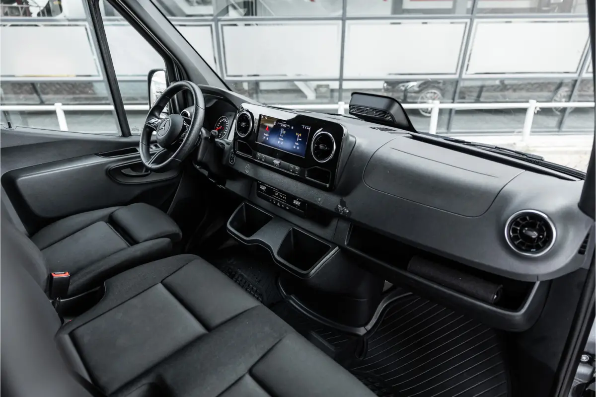 317 1.9 CDI L2H2 | AMG | LED | CarPlay | Camera | Navigatie | Stoelverwarming | Cruise control | Dealer onderhouden | Lederen bekleding | Nieuwe APK | L2H2