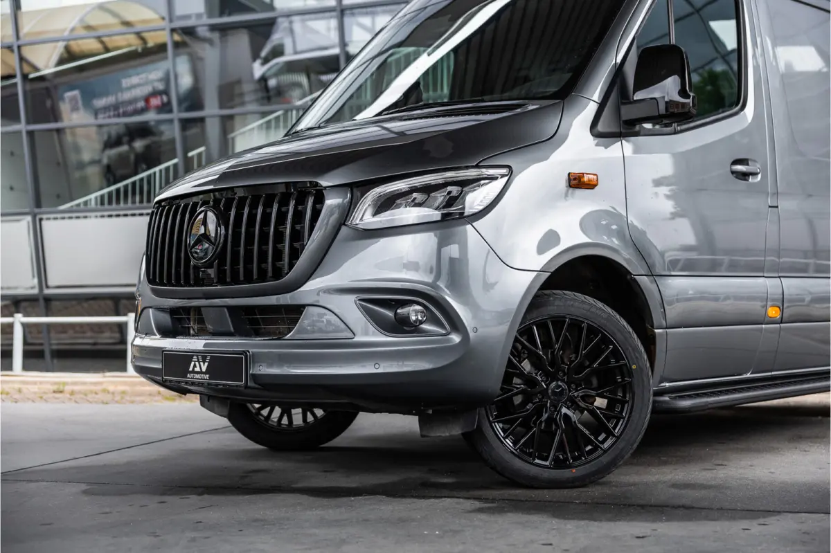 317 1.9 CDI L2H2 | AMG | LED | CarPlay | Camera | Navigatie | Stoelverwarming | Cruise control | Dealer onderhouden | Lederen bekleding | Nieuwe APK | L2H2