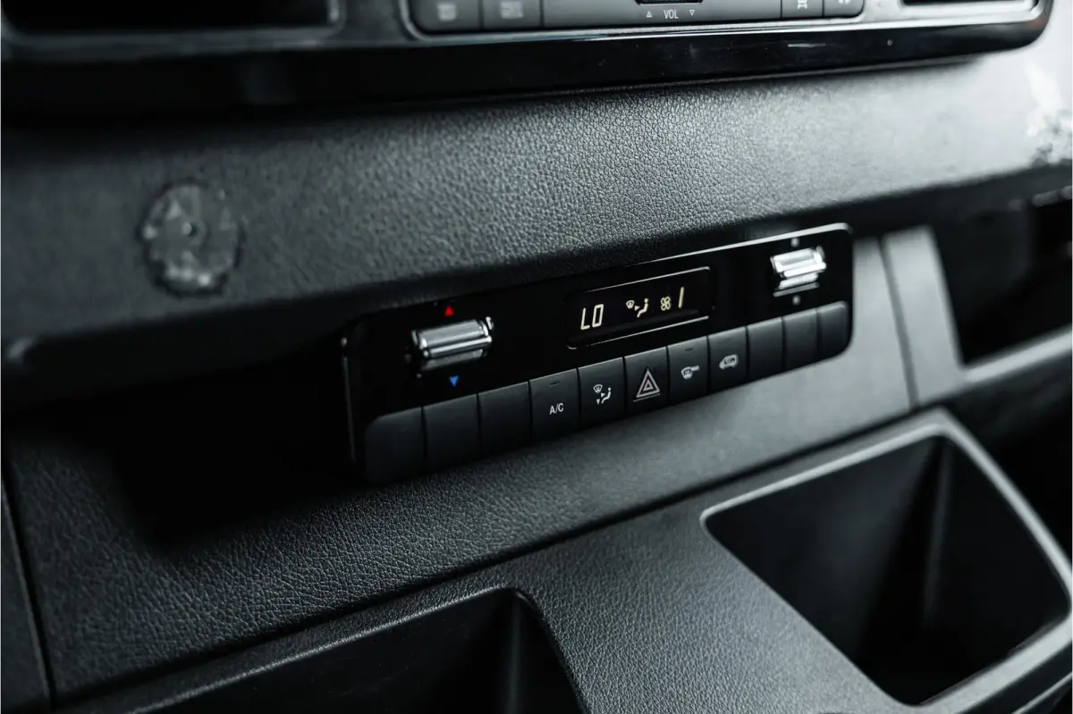 317 1.9 CDI L2H2 | AMG | LED | CarPlay | Camera | Navigatie | Stoelverwarming | Cruise control | Dealer onderhouden | Lederen bekleding | Nieuwe APK | L2H2