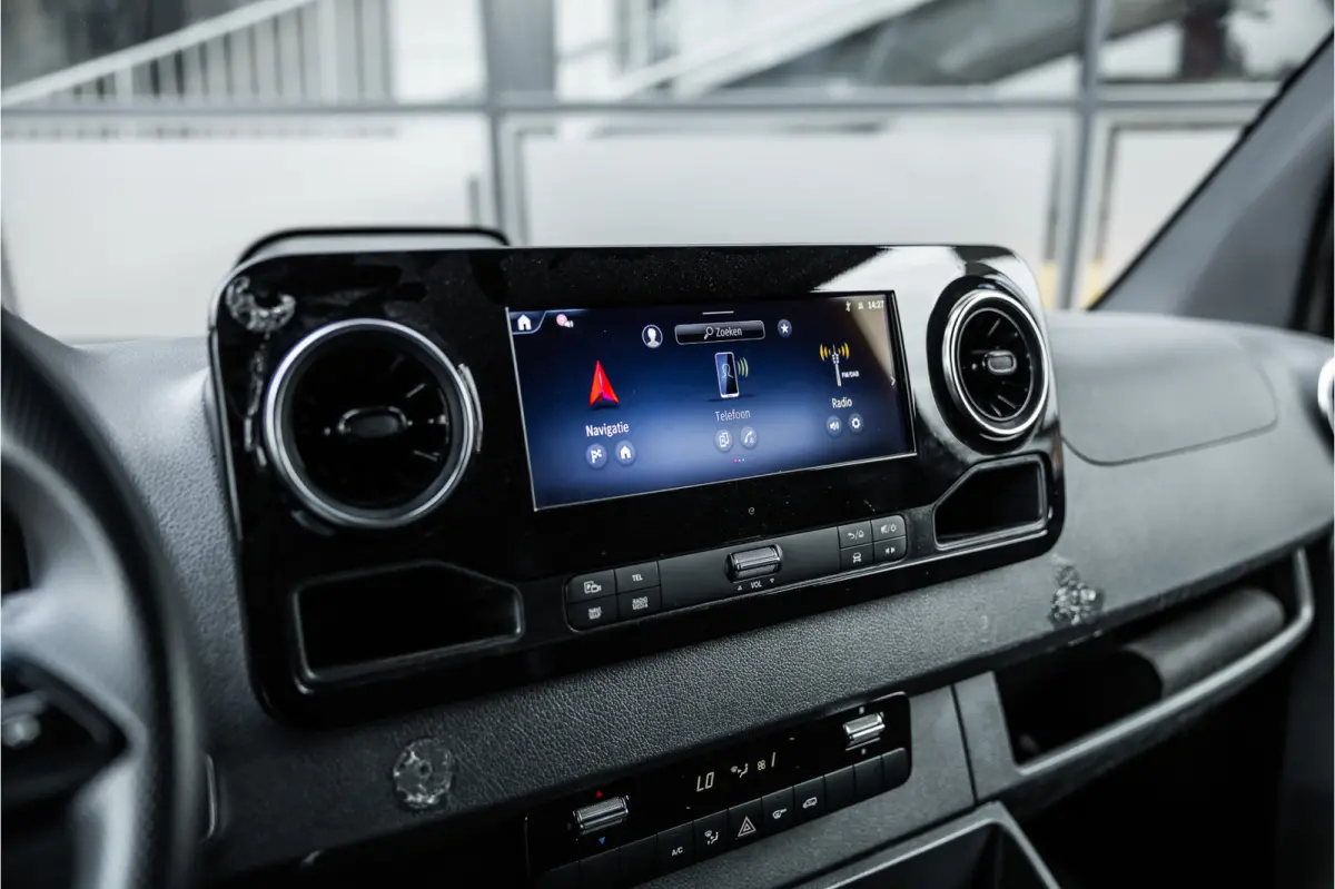 317 1.9 CDI L2H2 | AMG | LED | CarPlay | Camera | Navigatie | Stoelverwarming | Cruise control | Dealer onderhouden | Lederen bekleding | Nieuwe APK | L2H2