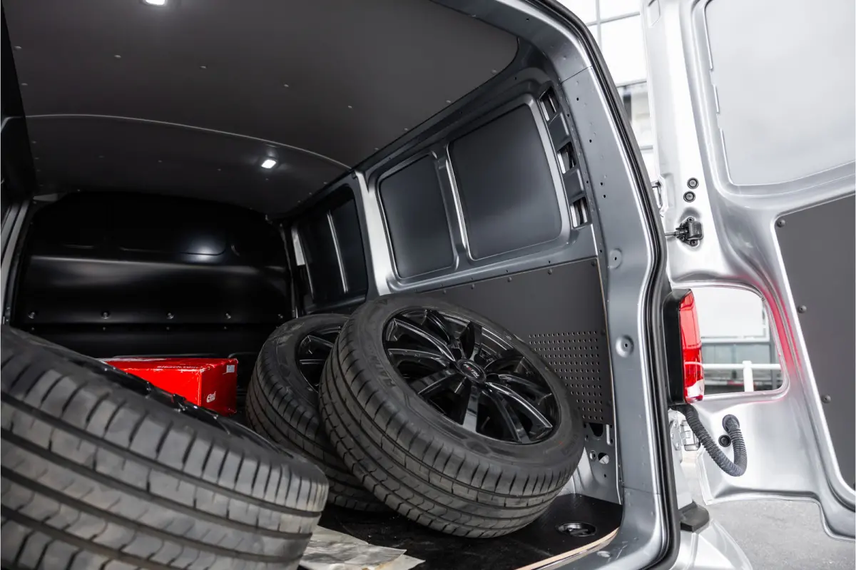 T6.1 2.0 TDI DSG L2H1 | AV Edition | Bi-Xenon | CarPlay | Camera | Cruise control | Trekhaak | MF Stuur | BPM Vrij