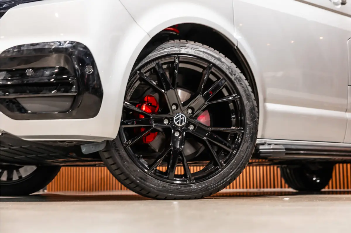 T6.1 2.0 TDI DSG L2H1 | AV Edition | Bi-Xenon | CarPlay | Camera | Cruise control | Trekhaak | MF Stuur | BPM Vrij