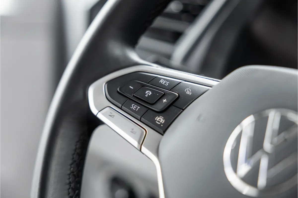 T6.1 2.0 TDI DSG L2H1 | AV Edition | Bi-Xenon | CarPlay | Camera | Cruise control | Trekhaak | MF Stuur | BPM Vrij