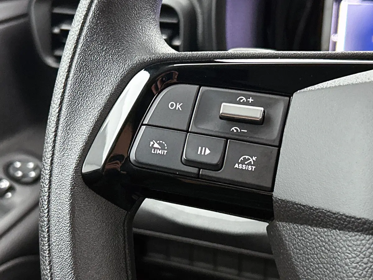 1.5 BlueHDi 130PK L2 Automaat Apple Carplay / Android Auto Navigatie Trekhaak Airco Camera Cruise Control Parkeersensoren V+A DAB