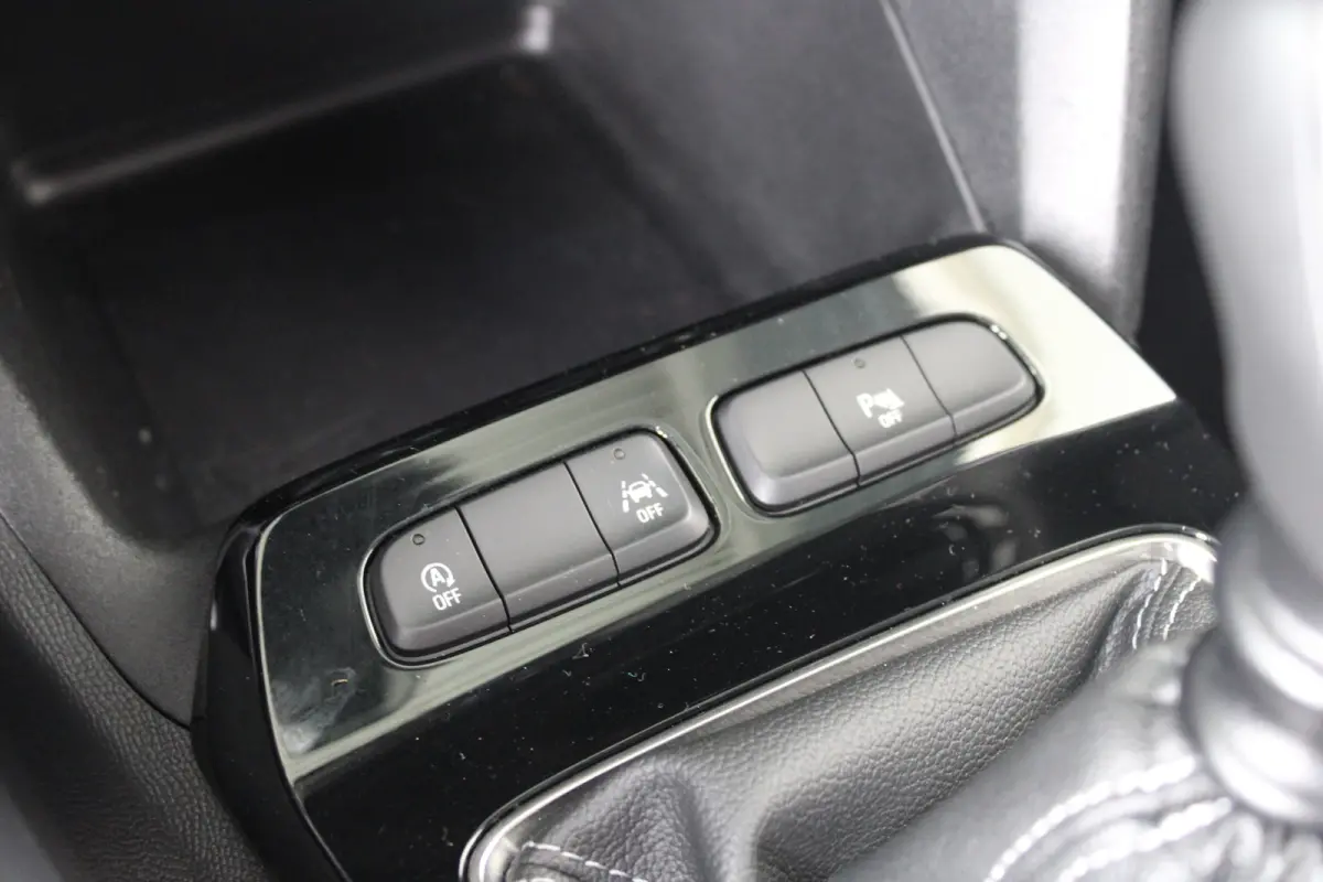 1.2 Level 3 elegance | Camera | Groot navi | Keyless |  Dodehoek detectie |