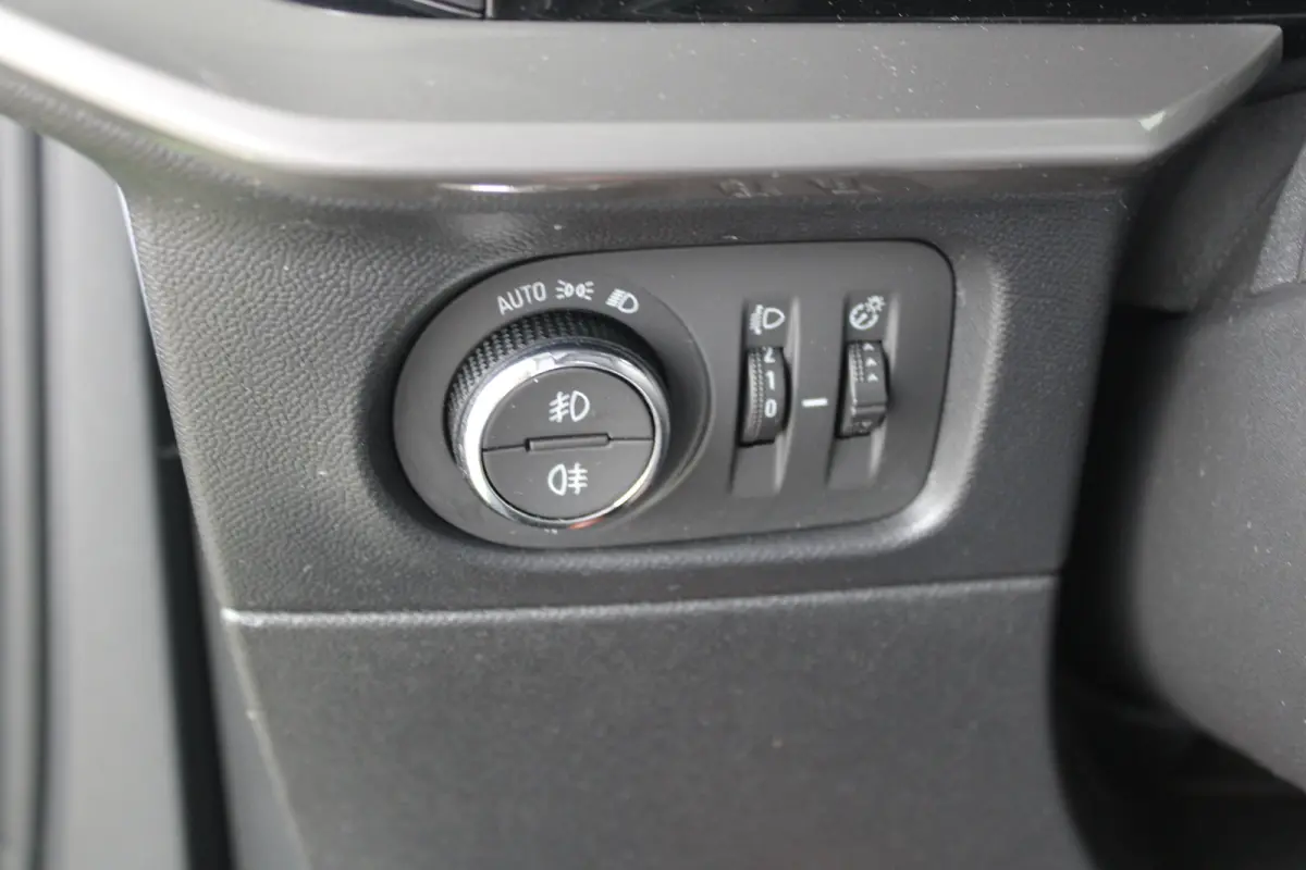 1.2 Level 3 elegance | Camera | Groot navi | Keyless |  Dodehoek detectie |