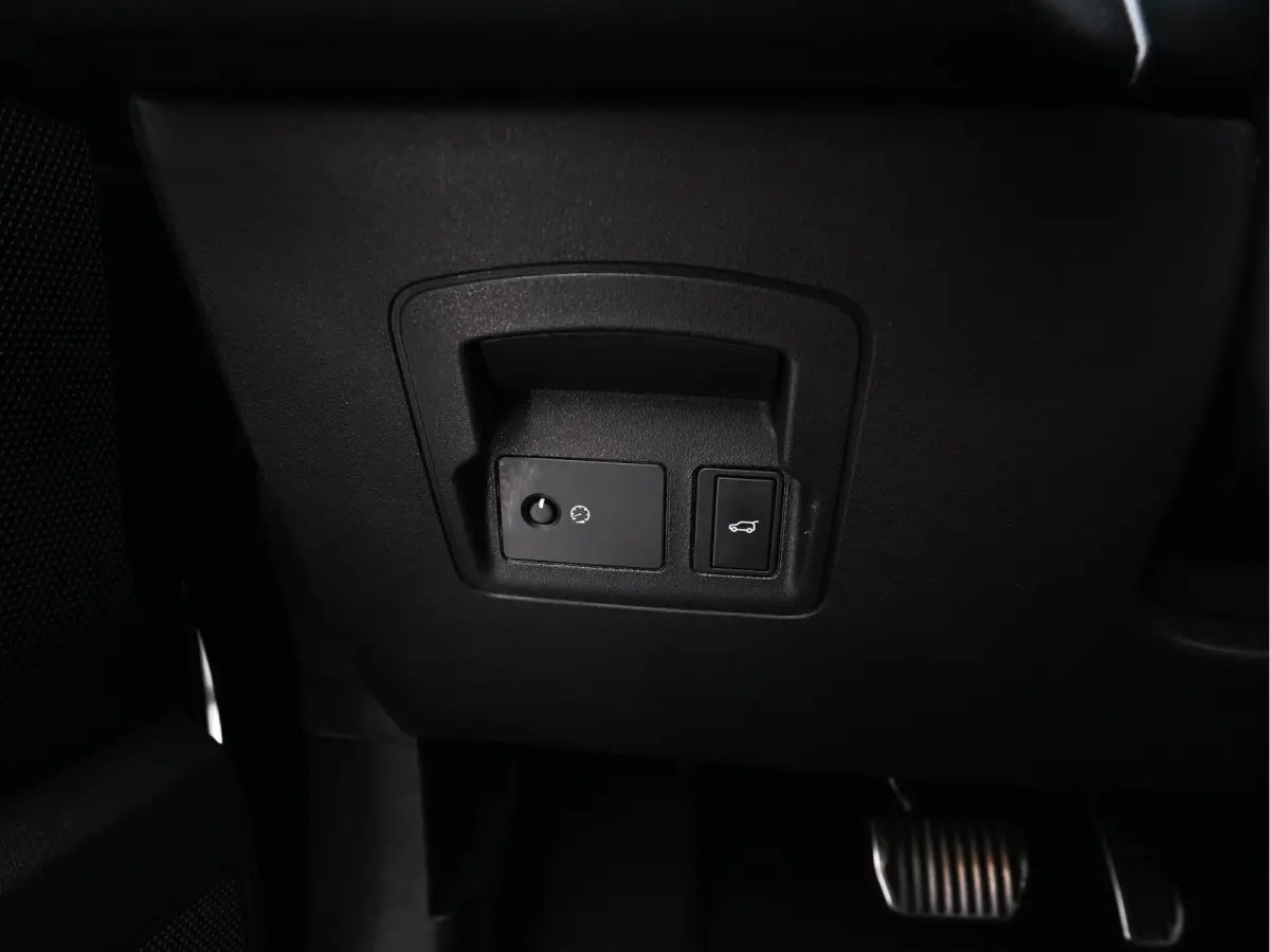 2.0 D200 R-Dynamic HSE AWD MHEV Aut. *PANO | LEATHER | FULL-LED | TOPVIEW | MEMORY-PACK | ADAPTIVE-CRUISE | BLINDSPOT | DIGI-COCKPIT | NAVI-FULLMAP | PRIVACY-GLASS | SHIFTPADDLES | 20''ALU*
