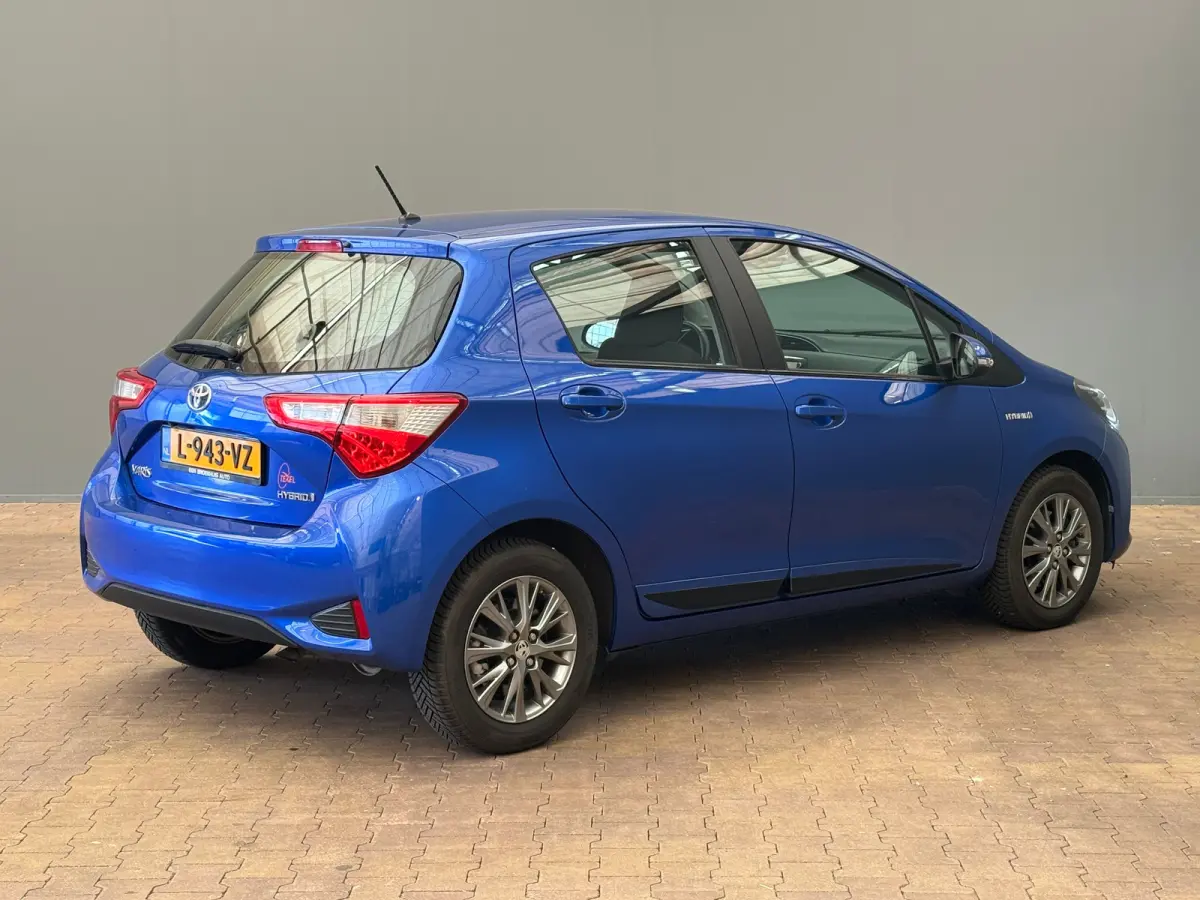 1.5 Hybrid Executive Automaat! | Camera | All Season Banden! | Navigatie  | Bluetooth | 16 LMV | Airco | Rijstrook sensor | | Achteruitrijcamera | Bots herkenning en activatie | Buitenspiege