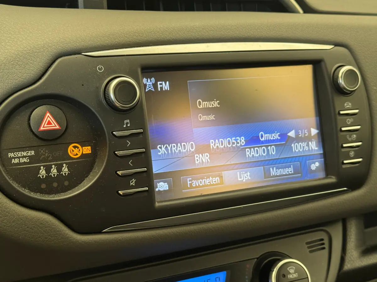 1.5 Hybrid Executive Automaat! | Camera | All Season Banden! | Navigatie  | Bluetooth | 16 LMV | Airco | Rijstrook sensor | | Achteruitrijcamera | Bots herkenning en activatie | Buitenspiege