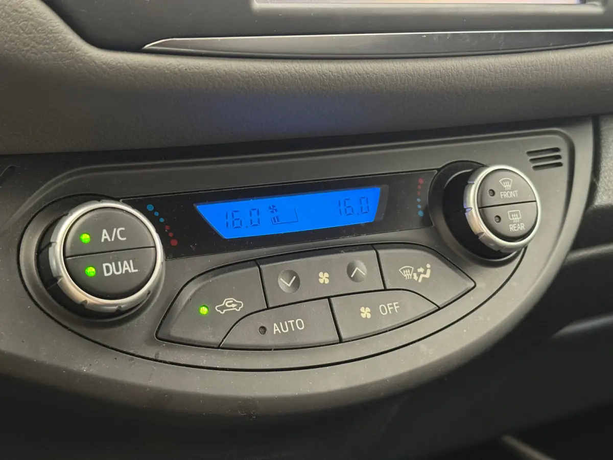 1.5 Hybrid Executive Automaat! | Camera | All Season Banden! | Navigatie  | Bluetooth | 16 LMV | Airco | Rijstrook sensor | | Achteruitrijcamera | Bots herkenning en activatie | Buitenspiege