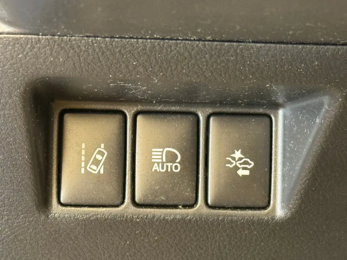 1.5 Hybrid Executive Automaat! | Camera | All Season Banden! | Navigatie  | Bluetooth | 16 LMV | Airco | Rijstrook sensor | | Achteruitrijcamera | Bots herkenning en activatie | Buitenspiege