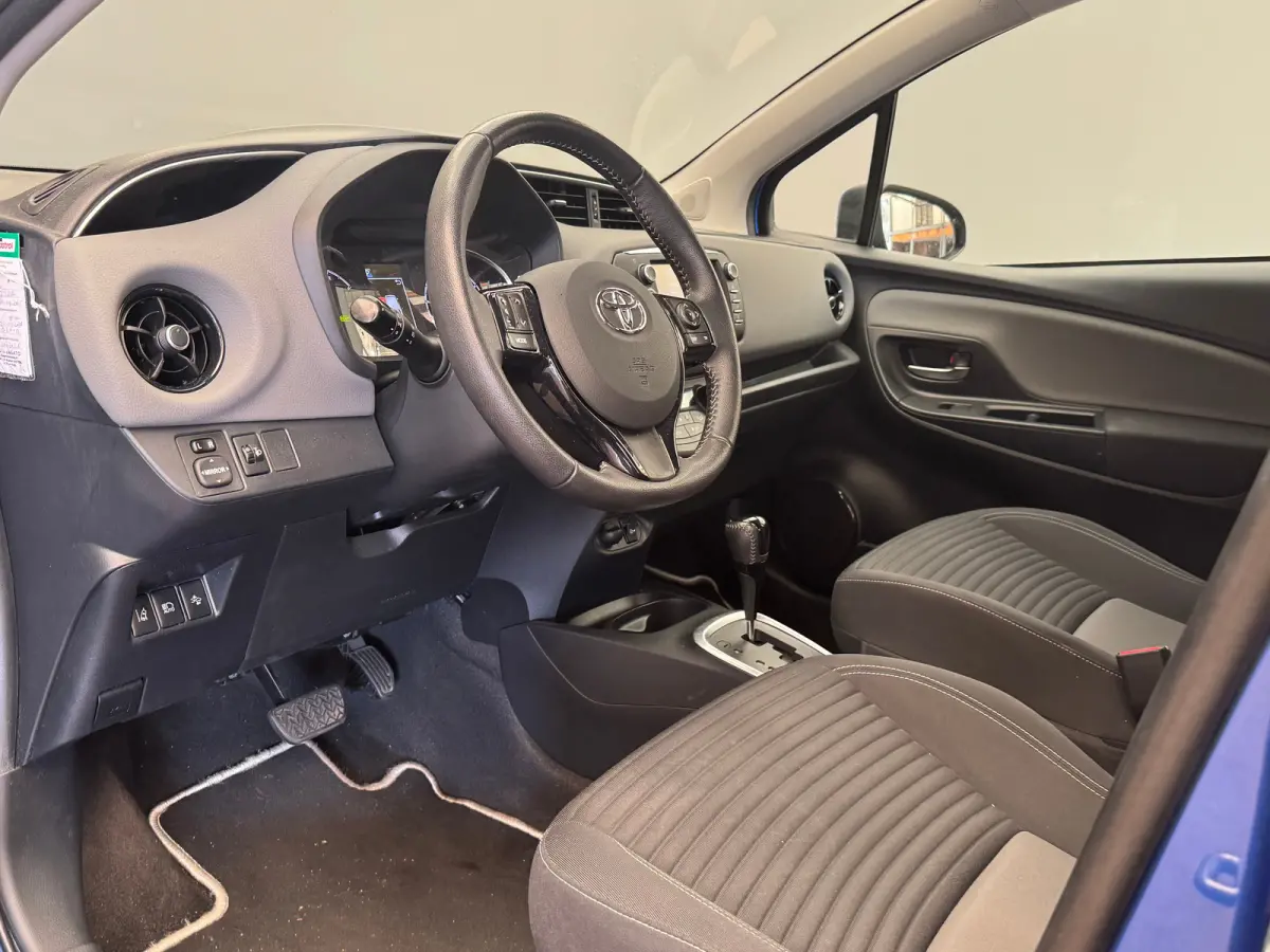1.5 Hybrid Executive Automaat! | Camera | All Season Banden! | Navigatie  | Bluetooth | 16 LMV | Airco | Rijstrook sensor | | Achteruitrijcamera | Bots herkenning en activatie | Buitenspiege