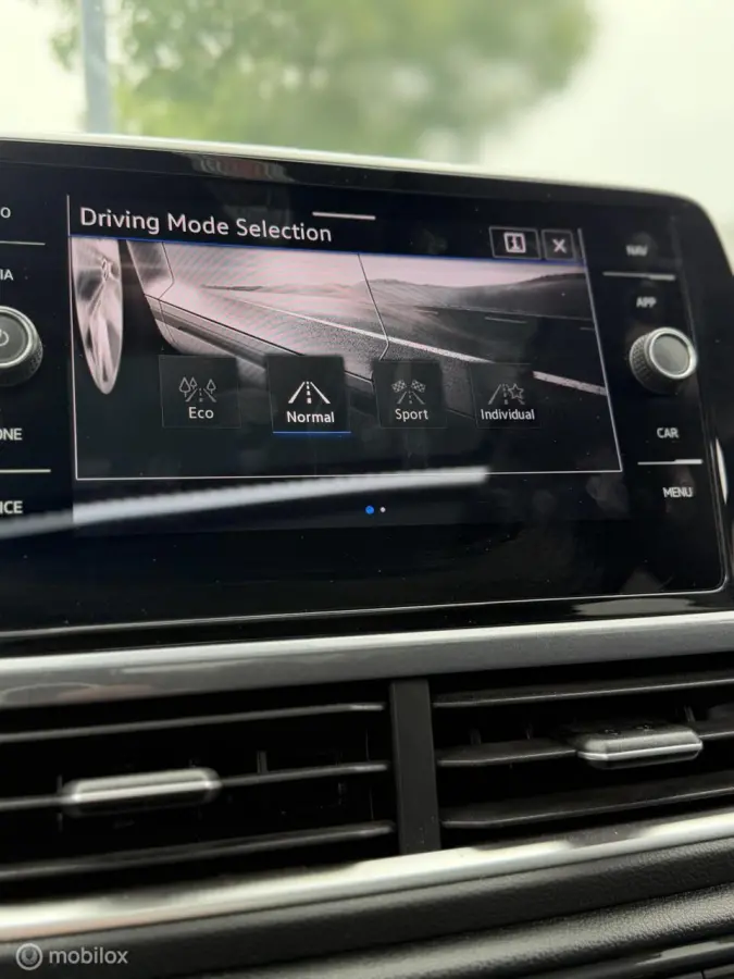 1.5 TSI DSG PANO IQ LANE KEYLESS TREKHAAK