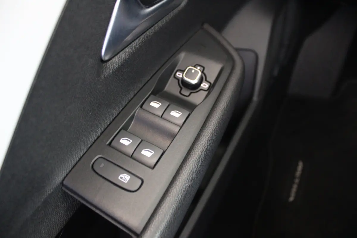 1.2 Edition | LED koplampen | Apple Carplay/ Android Auto | Climate control |