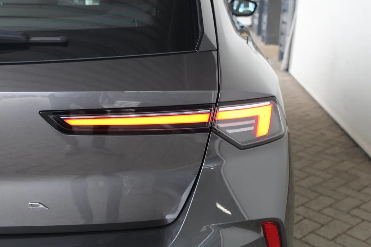 1.2 Edition | LED koplampen | Apple Carplay/ Android Auto | Climate control |