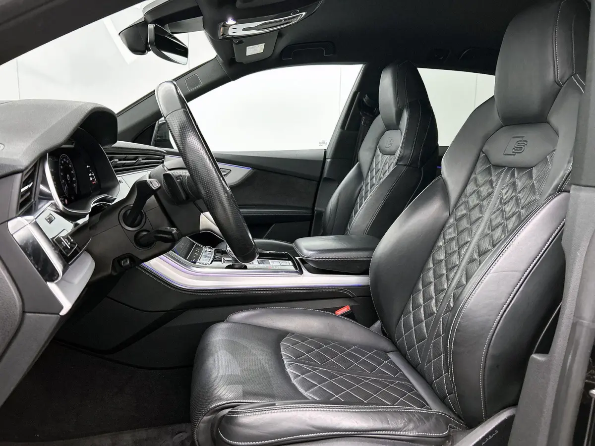 60 TFSI e quattro Pro Line S Competition 462 PK | S-line | Panoramadak | Adaptive cruise control l Camera l Head-up display l Dodehoek detectie l Bang & Olufsen l Luchtvering l Trekhaak l Op