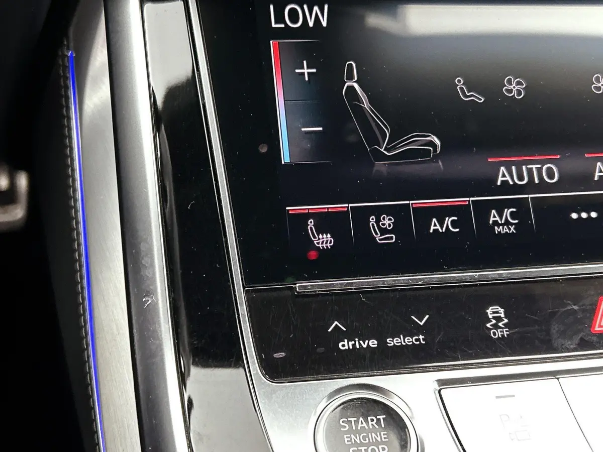 60 TFSI e quattro Pro Line S Competition 462 PK | S-line | Panoramadak | Adaptive cruise control l Camera l Head-up display l Dodehoek detectie l Bang & Olufsen l Luchtvering l Trekhaak l Op