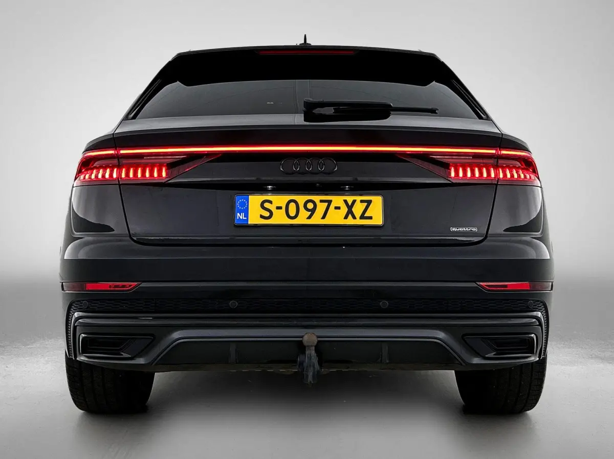 60 TFSI e quattro Pro Line S Competition 462 PK | S-line | Panoramadak | Adaptive cruise control l Camera l Head-up display l Dodehoek detectie l Bang & Olufsen l Luchtvering l Trekhaak l Op
