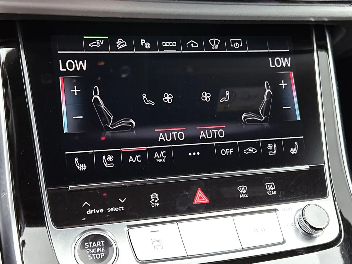 60 TFSI e quattro Pro Line S Competition 462 PK | S-line | Panoramadak | Adaptive cruise control l Camera l Head-up display l Dodehoek detectie l Bang & Olufsen l Luchtvering l Trekhaak l Op