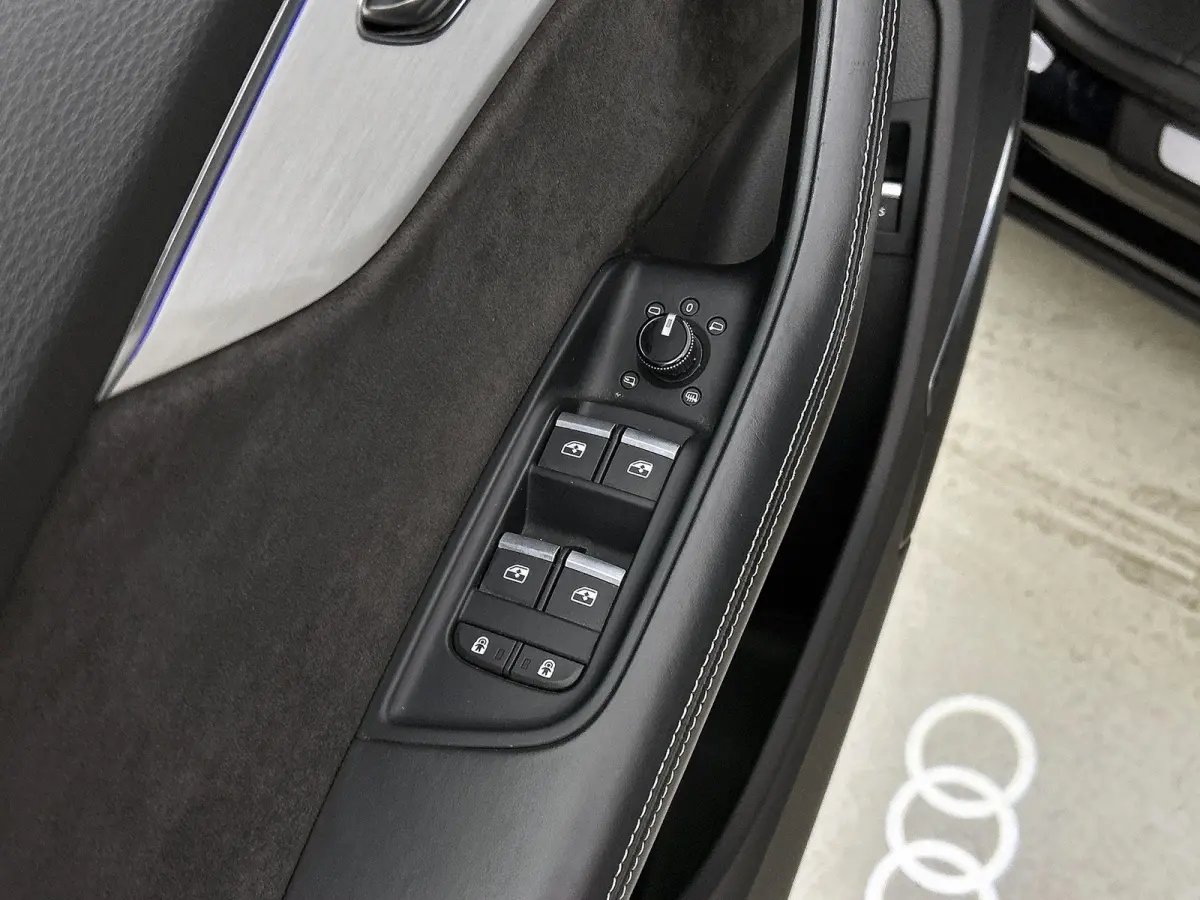 60 TFSI e quattro Pro Line S Competition 462 PK | S-line | Panoramadak | Adaptive cruise control l Camera l Head-up display l Dodehoek detectie l Bang & Olufsen l Luchtvering l Trekhaak l Op