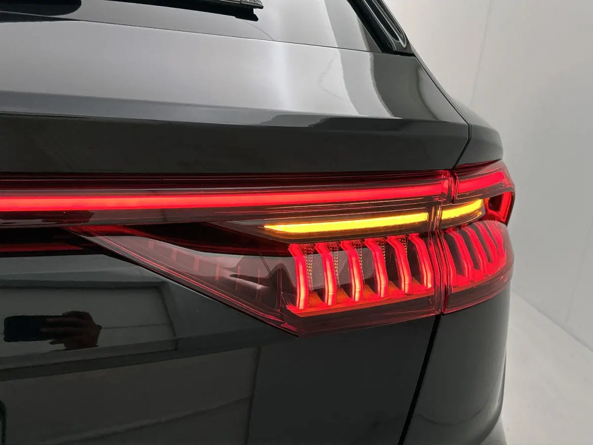60 TFSI e quattro Pro Line S Competition 462 PK | S-line | Panoramadak | Adaptive cruise control l Camera l Head-up display l Dodehoek detectie l Bang & Olufsen l Luchtvering l Trekhaak l Op