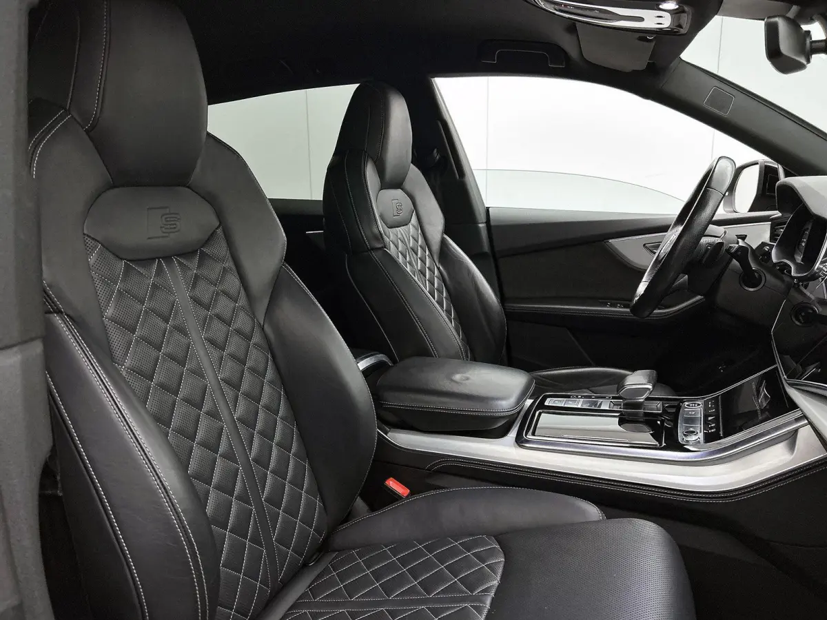 60 TFSI e quattro Pro Line S Competition 462 PK | S-line | Panoramadak | Adaptive cruise control l Camera l Head-up display l Dodehoek detectie l Bang & Olufsen l Luchtvering l Trekhaak l Op