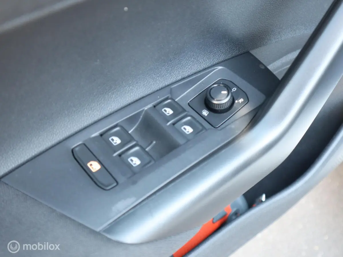 1.0 TSI Highline Beats CarPlay PDC Clima ACC