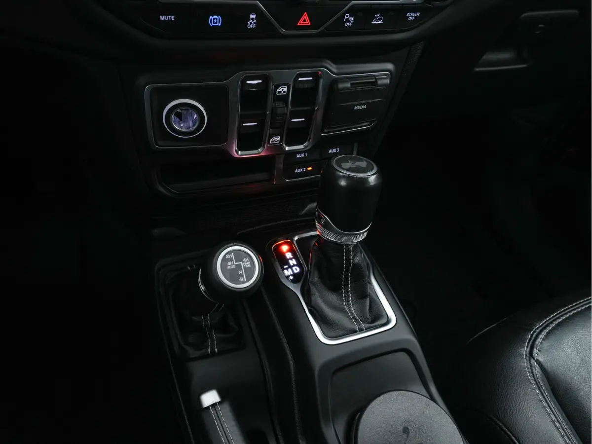 4xe 380 Sahara AWD (Plug-in) {SoH-91%} (INCL-BTW) *OPEN-ROOF | LEATHER | FULL-LED | ALPINE-AUDIO | CRUISE | BLINDSPOT | CAMERA | KEYLESS | HEATED-COMFORTSEATS | DAB+ | PRIVACY-GLASS | ECC | 